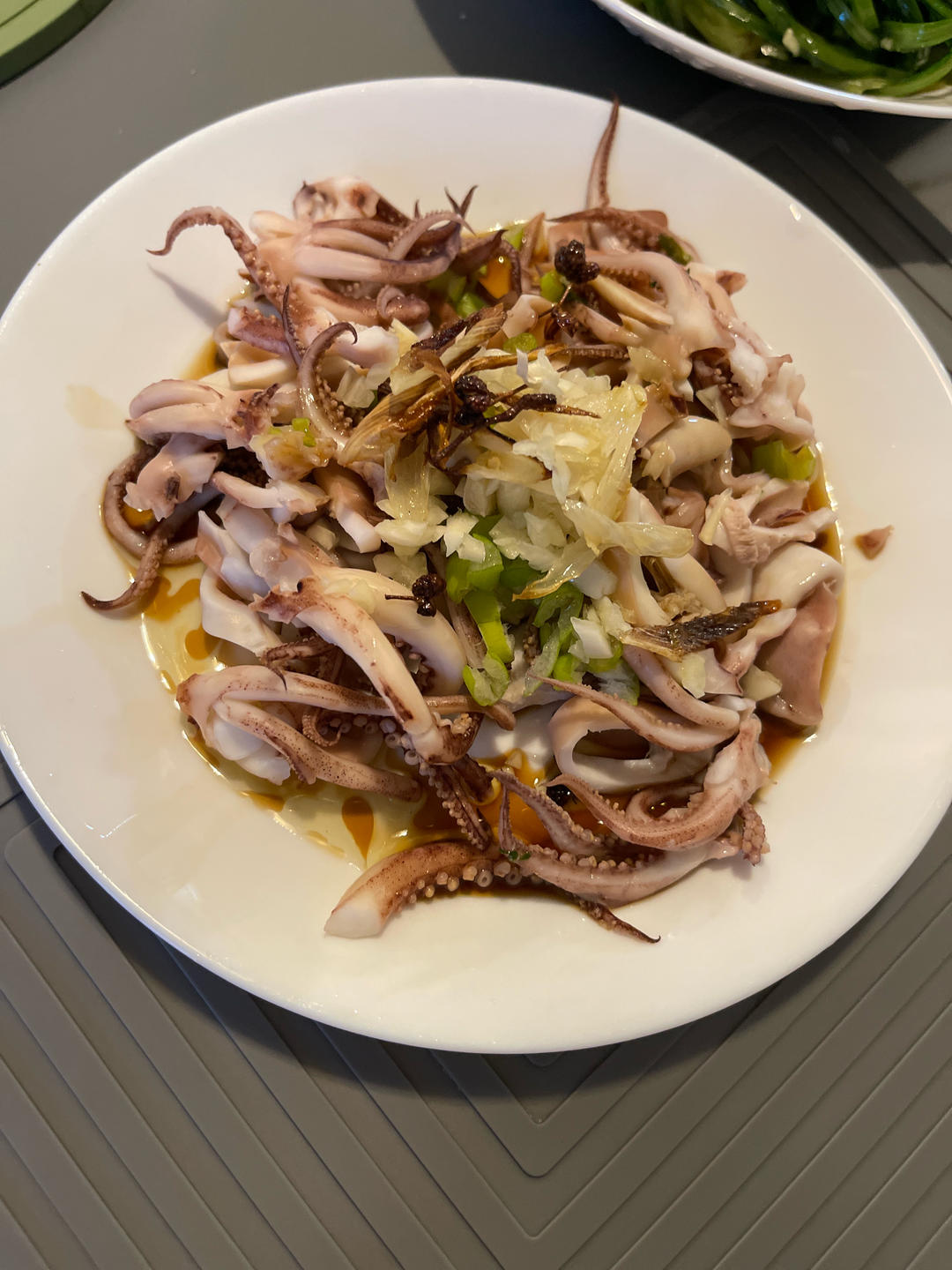葱油白灼墨鱼鱿鱼