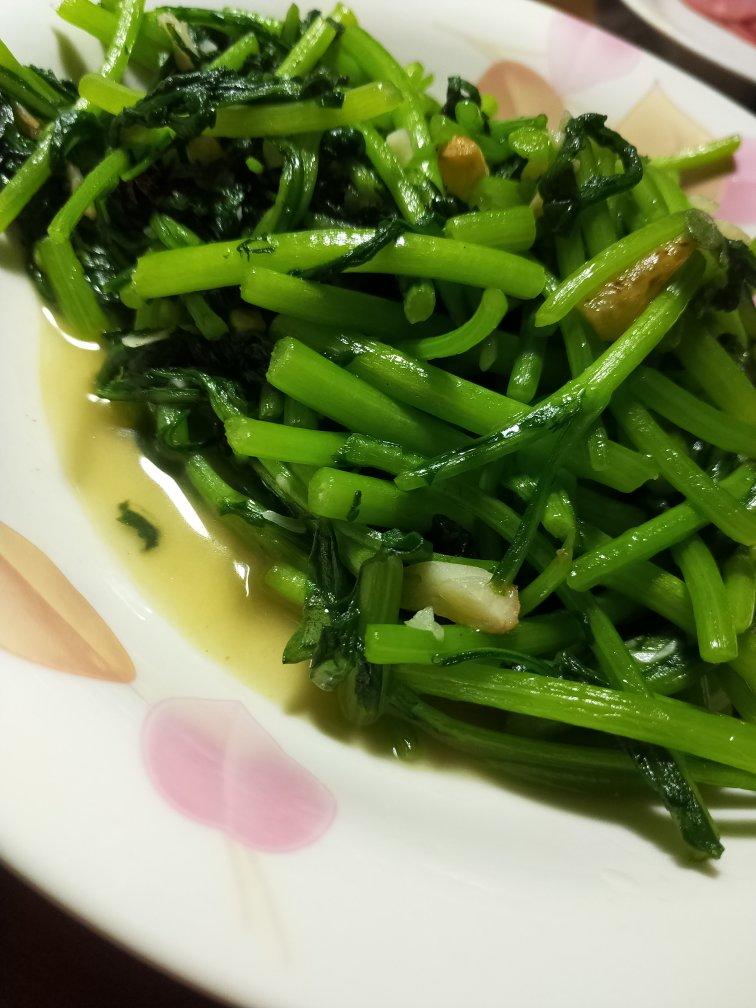清炒蒿子秆