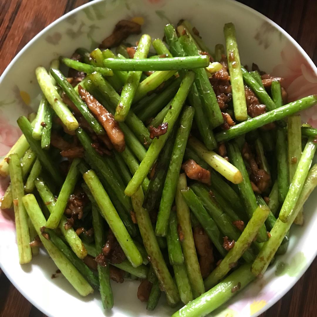 妈妈牌蒜薹炒肉