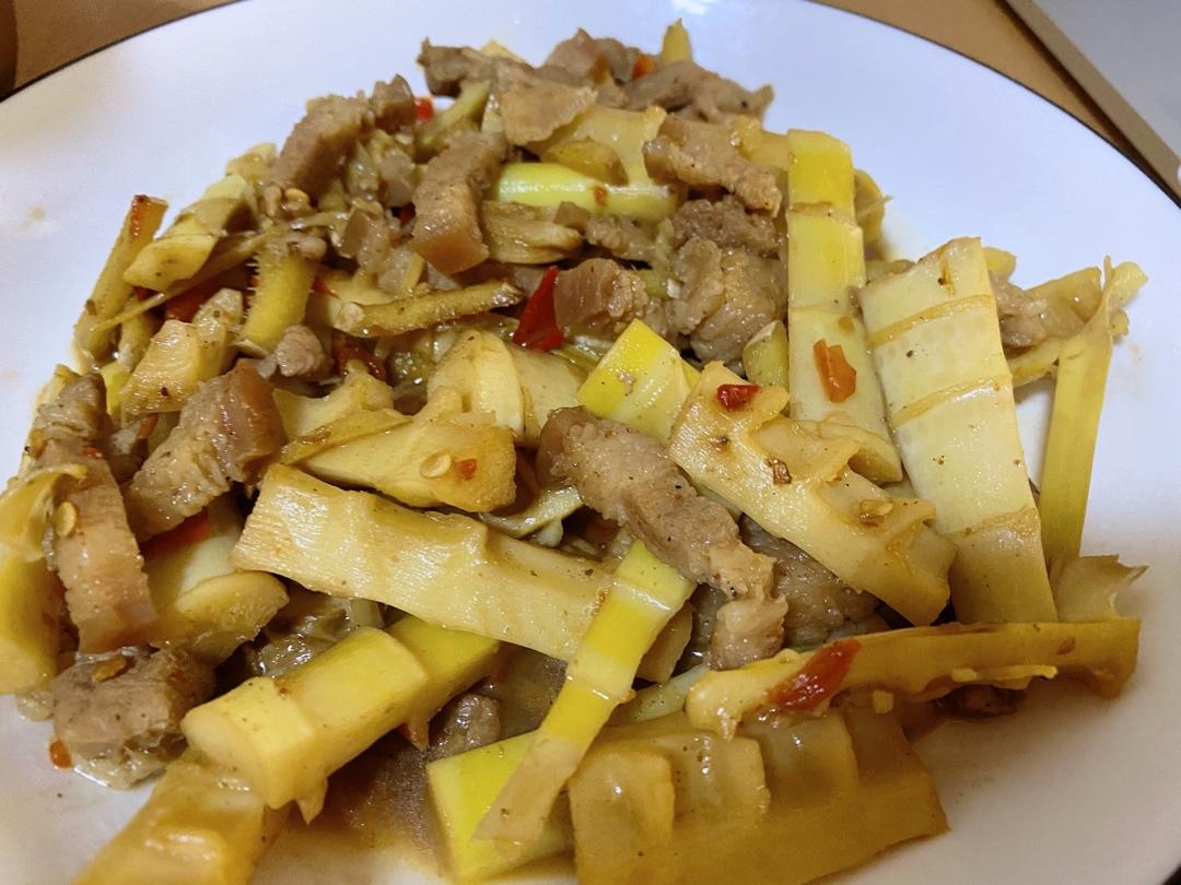 肉香笋鲜的春笋炒五花肉