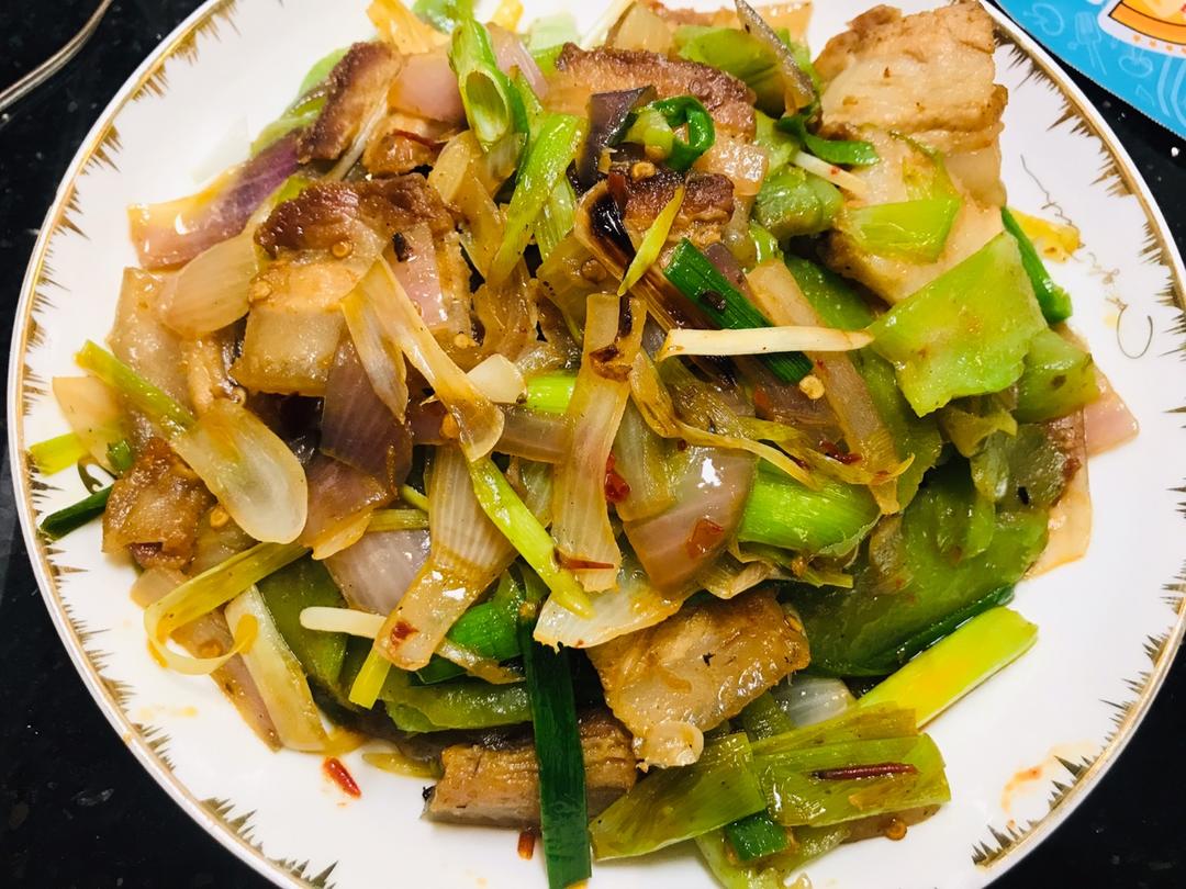 年夜饭必做-蒜苗回锅肉