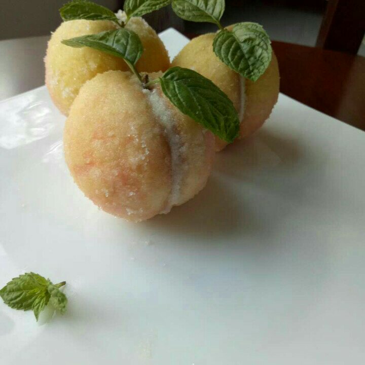 广式月饼——蛋黄莲蓉月饼