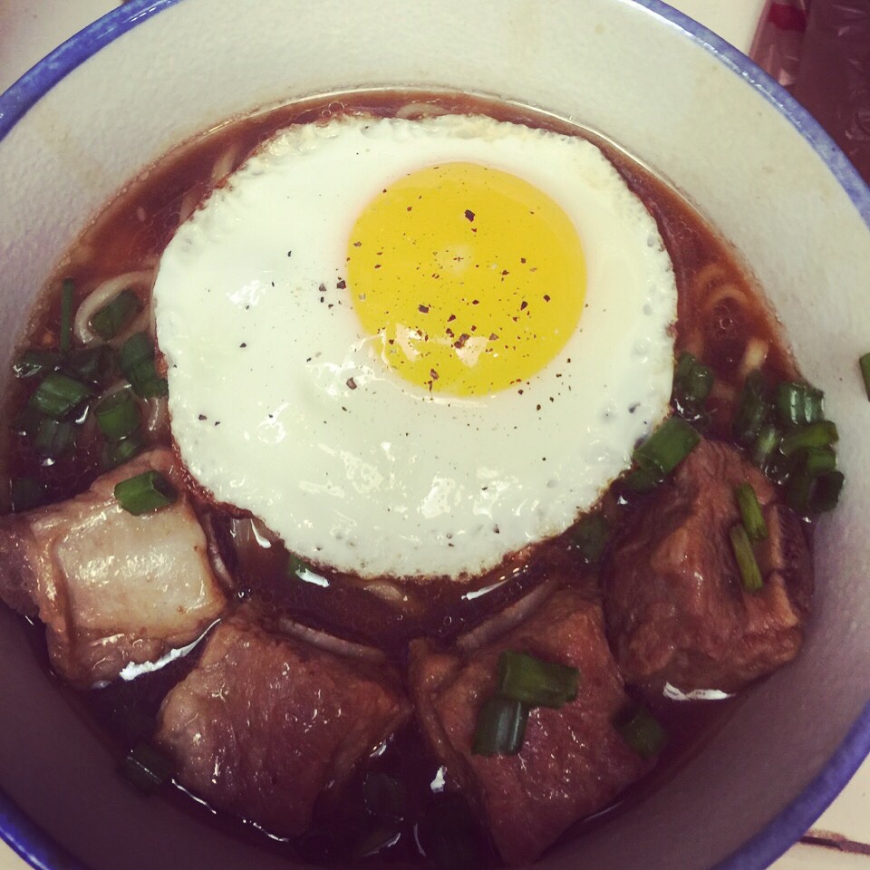 红烧麻油排骨面