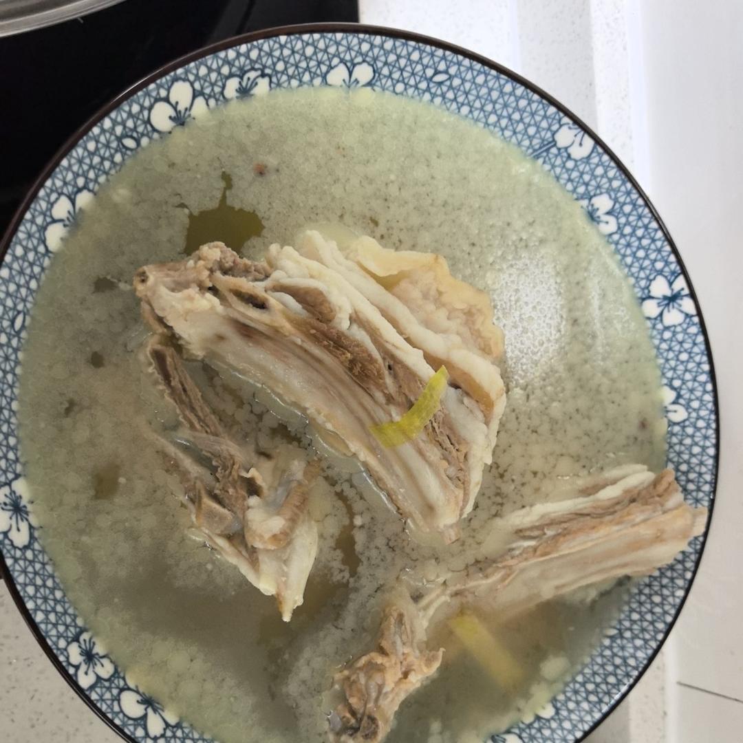 清炖滋补羊排汤