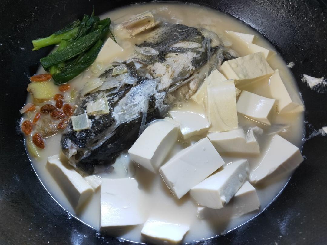 鱼头豆腐汤