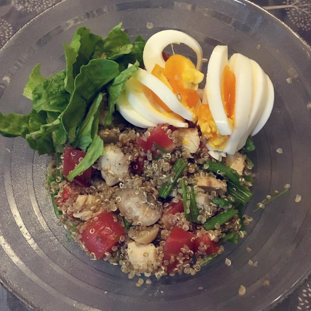 藜麦鸡胸肉沙拉