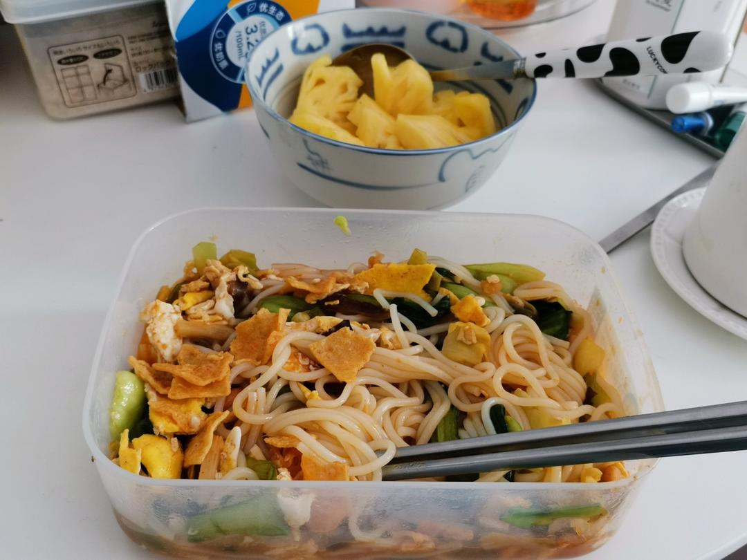 美味简单快手炒螺蛳粉