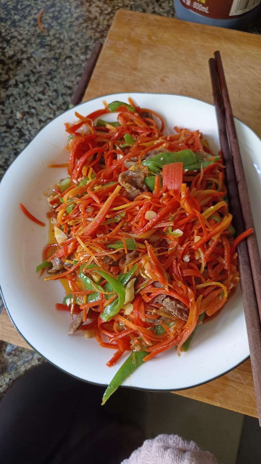 超级下饭胡萝卜丝炒肉