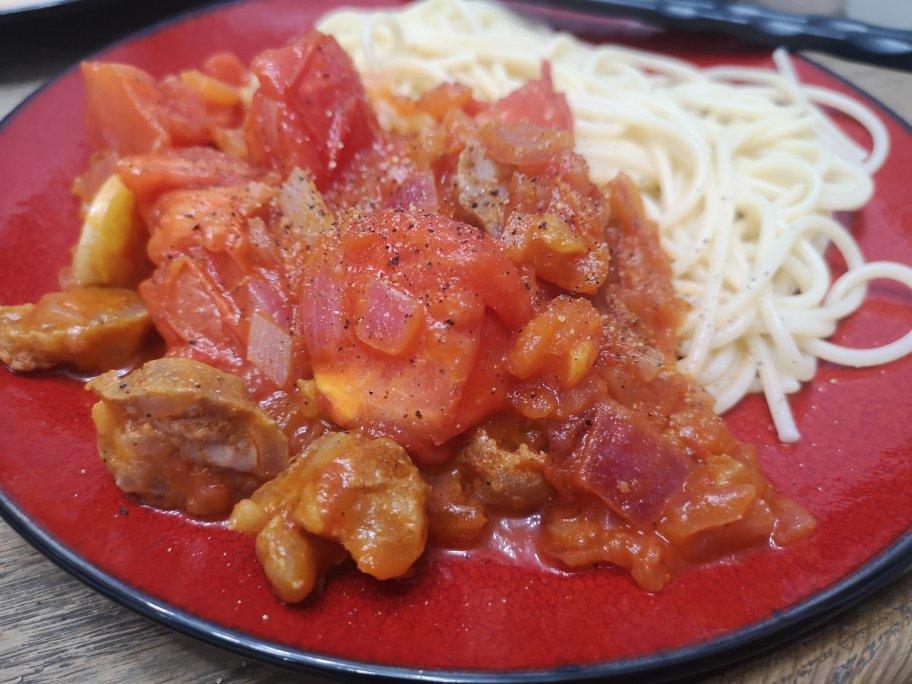 减肥一人食~第呃日诡异意面新吃法，香肠➕小米辣➕番茄