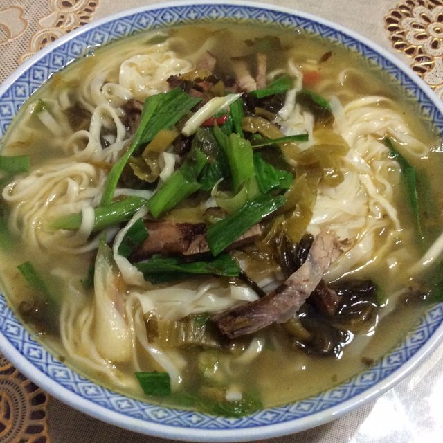 淡淡的微笑-4做的酸菜肉丝面