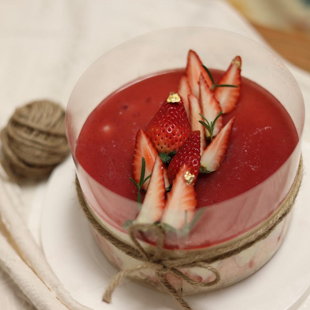 【视频】草莓慕斯蛋糕～抓住草莓季的尾巴