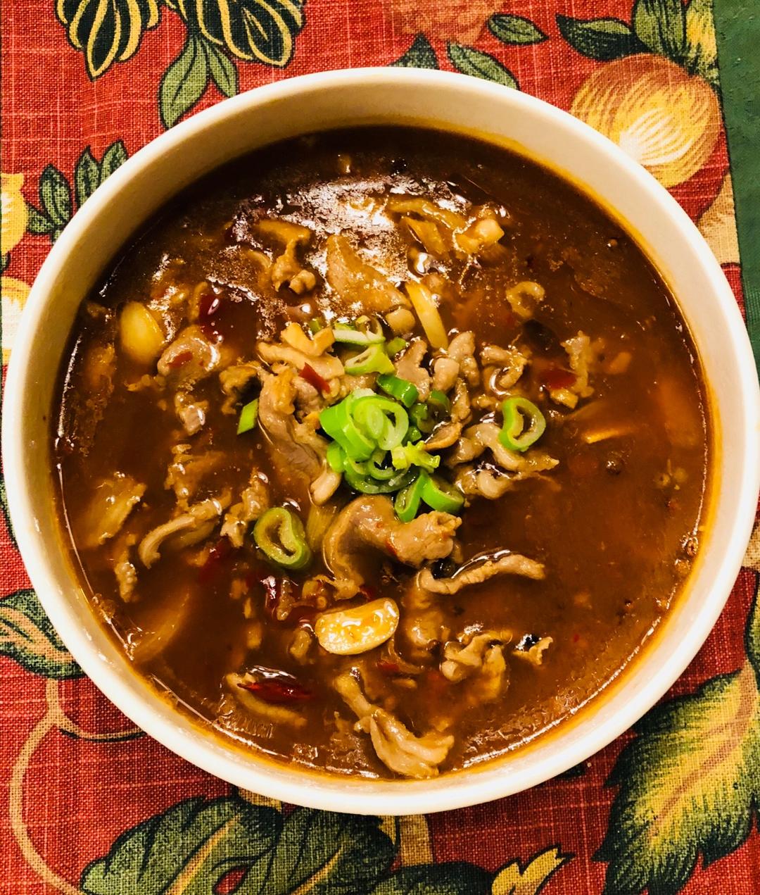 水煮牛肉：《中餐厅》张亮拿手菜（视频菜谱）