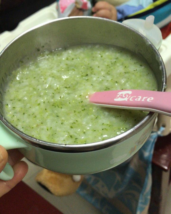 宝宝辅食鳕鱼西兰花粥（适合7个月以上宝宝）