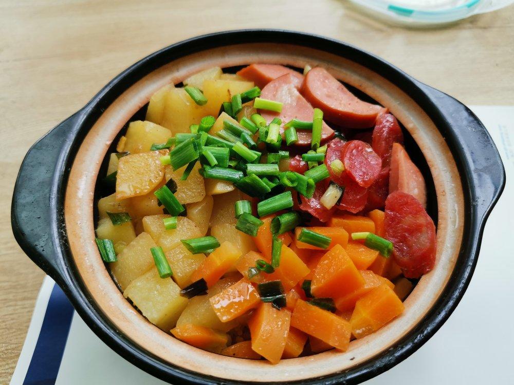 牛一生做的腊肉土豆煲仔饭