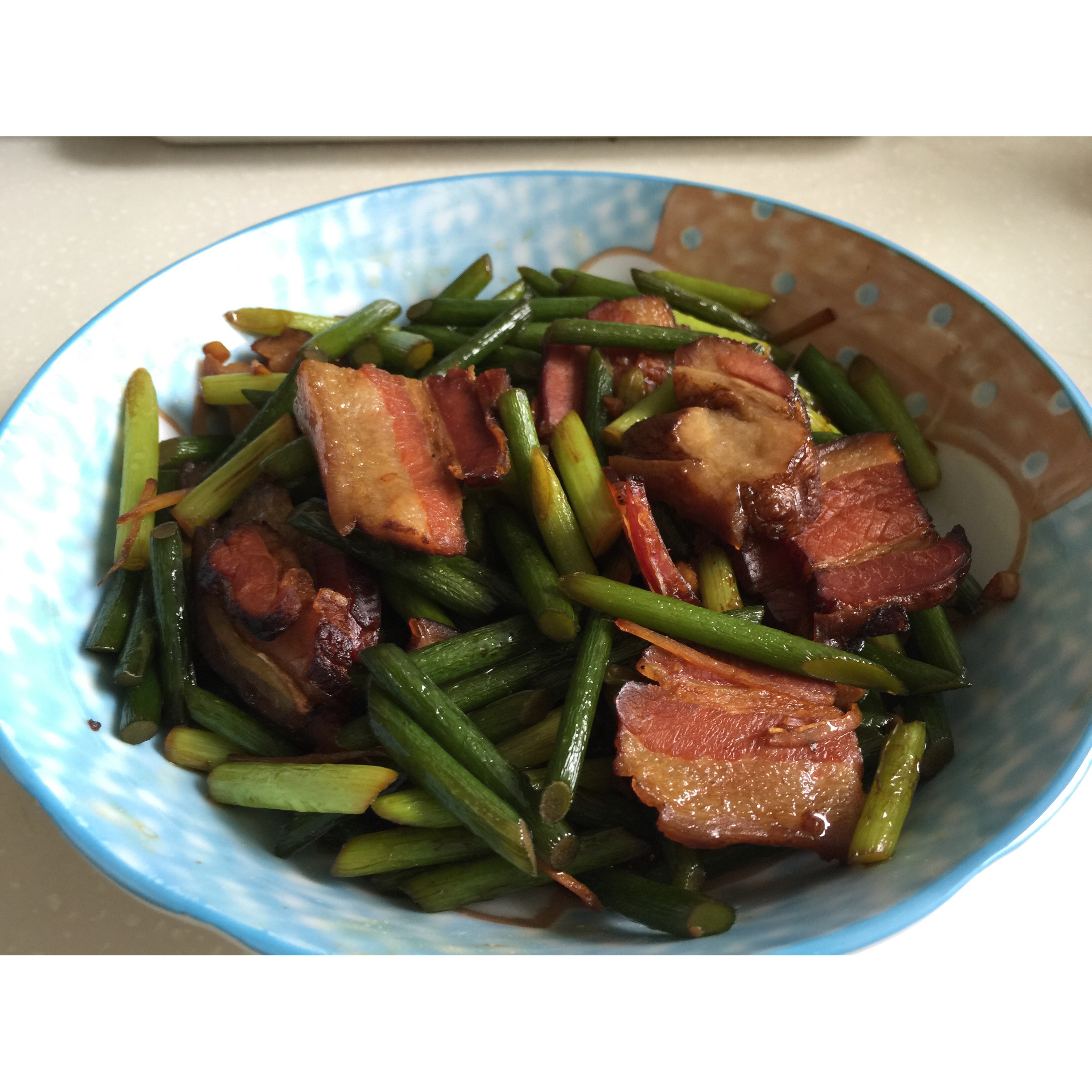 腊肉炒蒜薹