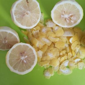 用柠檬皮自制蜂蜜柠檬的做法 步骤2