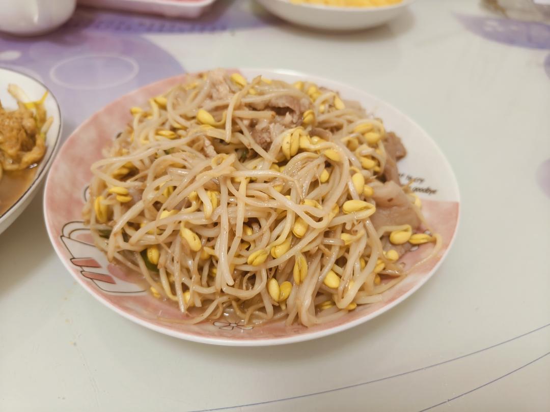 豆芽炒肉丝