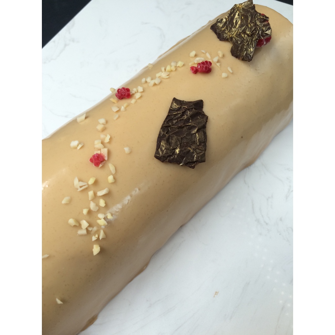 南瓜巧克力慕斯配焦糖淋面