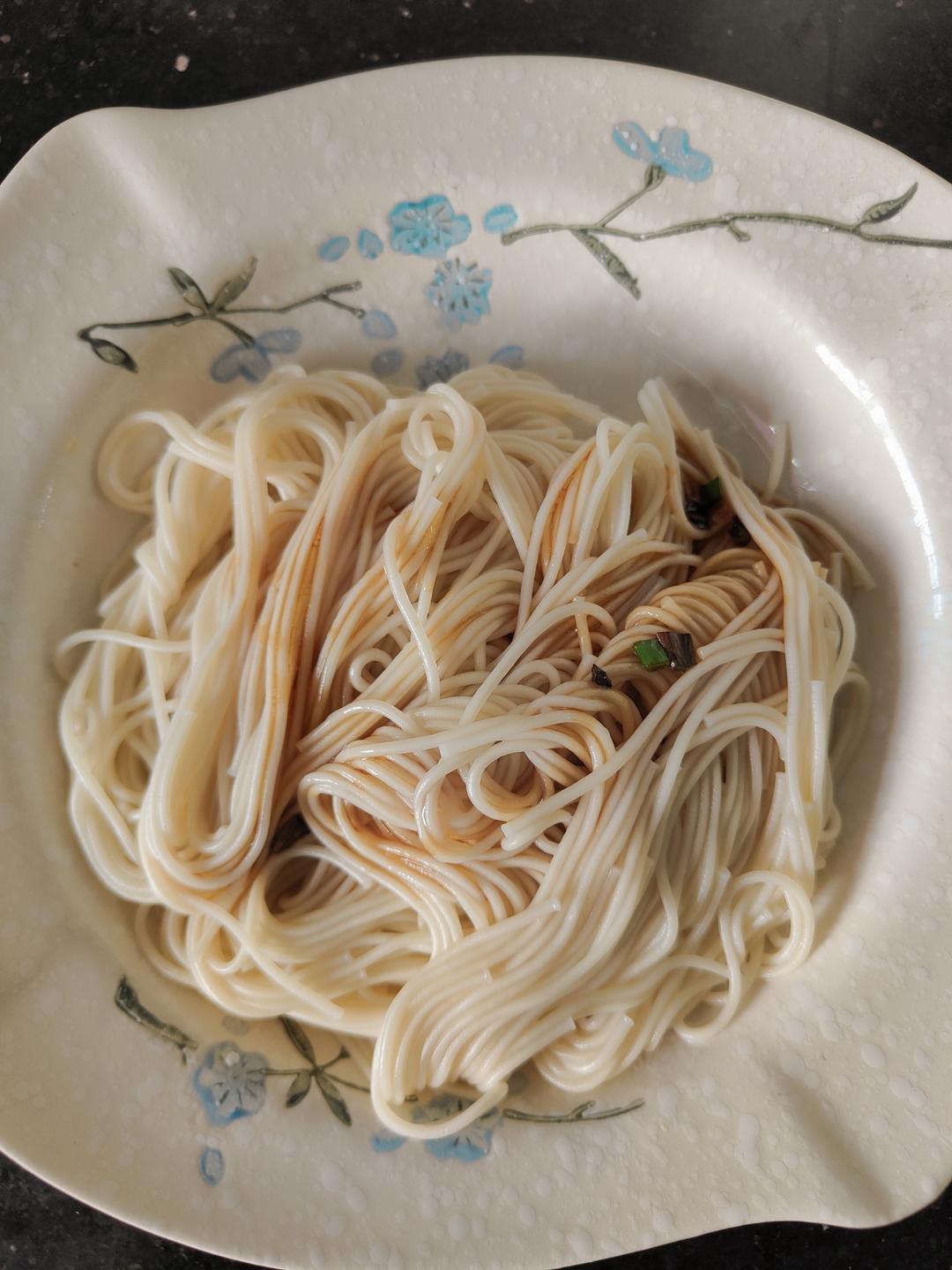 秘制葱油拌面