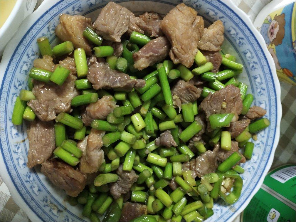 妈妈牌蒜薹炒肉