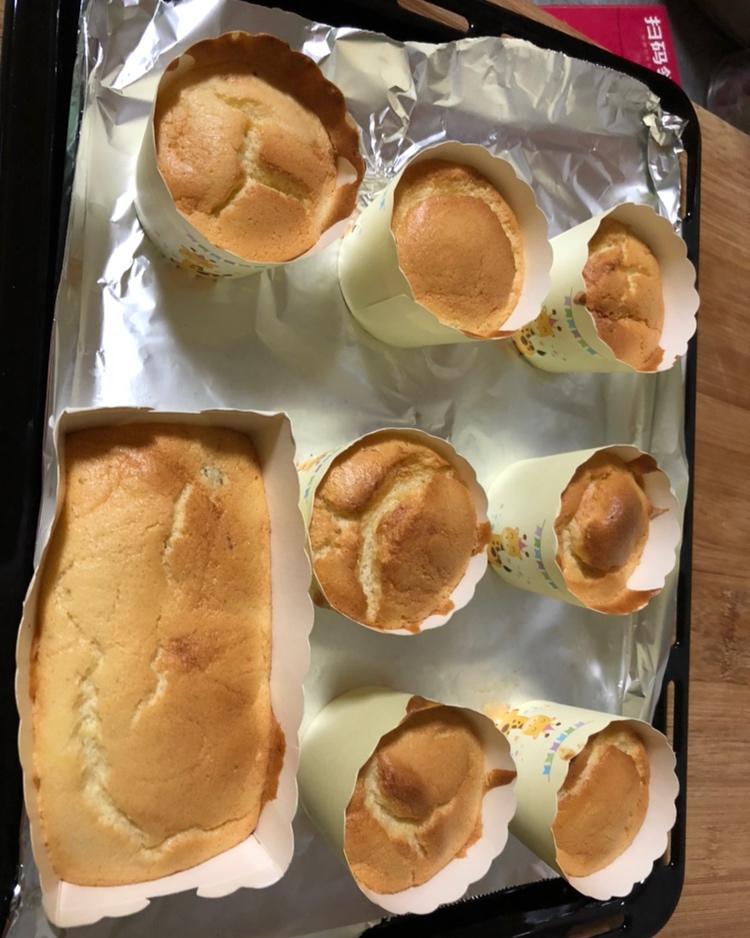 戚风杯子蛋糕^_^不开裂不回缩喔～