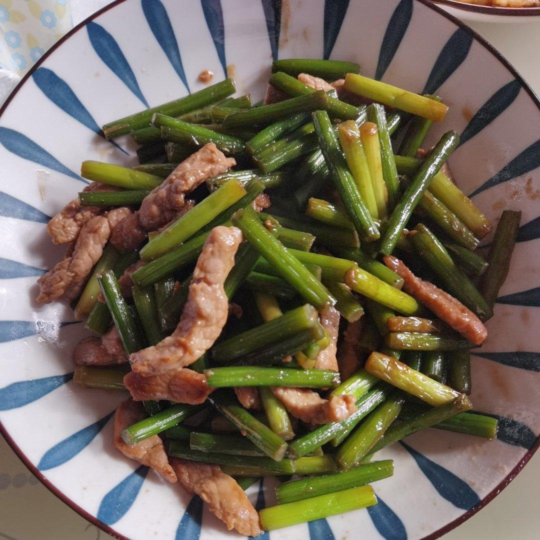 简单易做的下饭菜－蒜苔炒肉