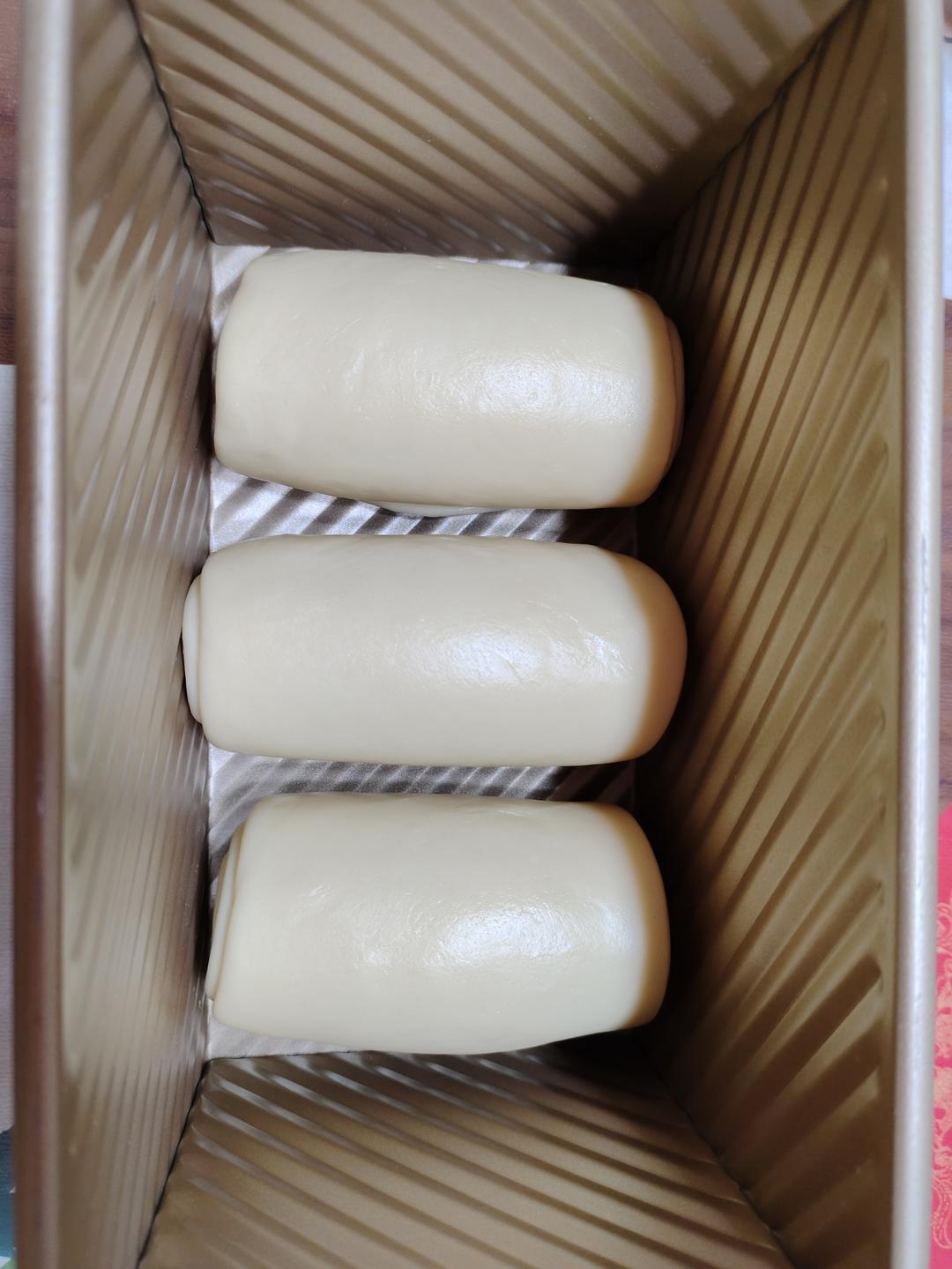 吐司，奶香手撕面包，超级香浓