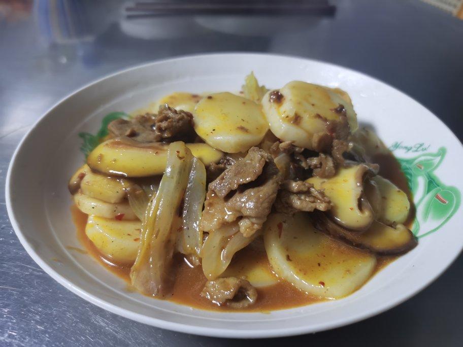 黄芽菜肉丝炒年糕