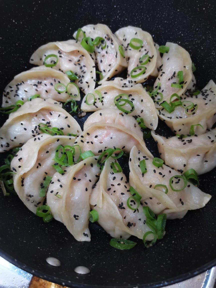 鲜虾韭菜饺子