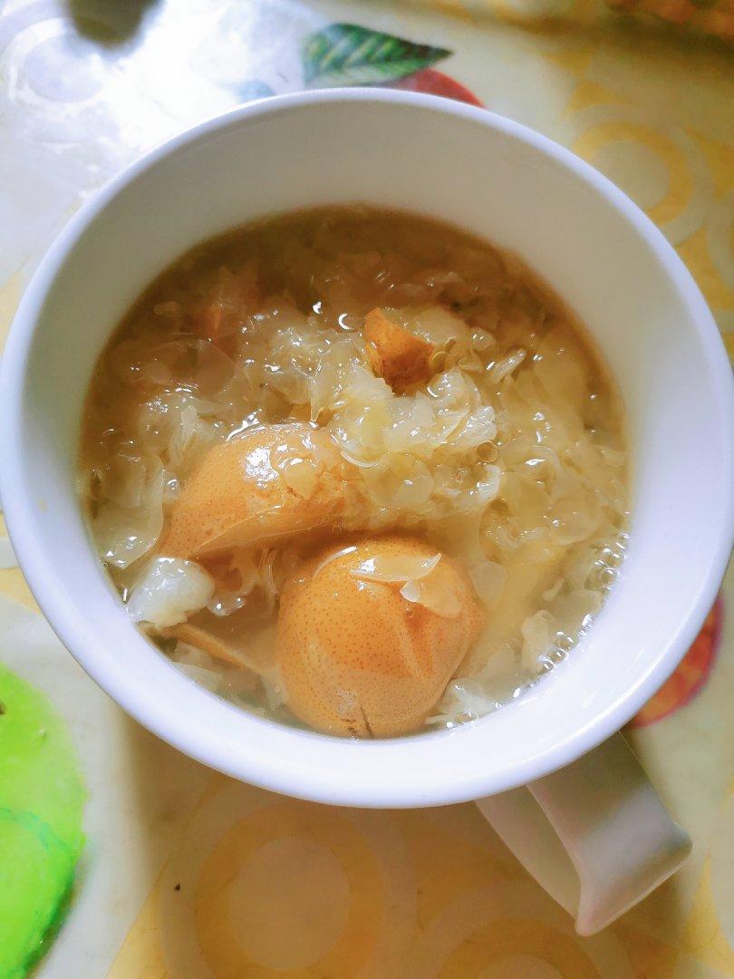 冰糖银耳雪梨汤