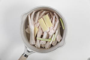 广式早茶豉汁凤爪-凯度蒸烤箱的做法 步骤2