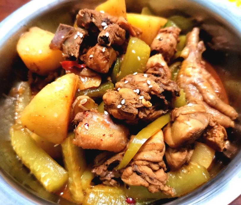 土豆青瓜焖鸡【简单的一锅煮系列】的做法