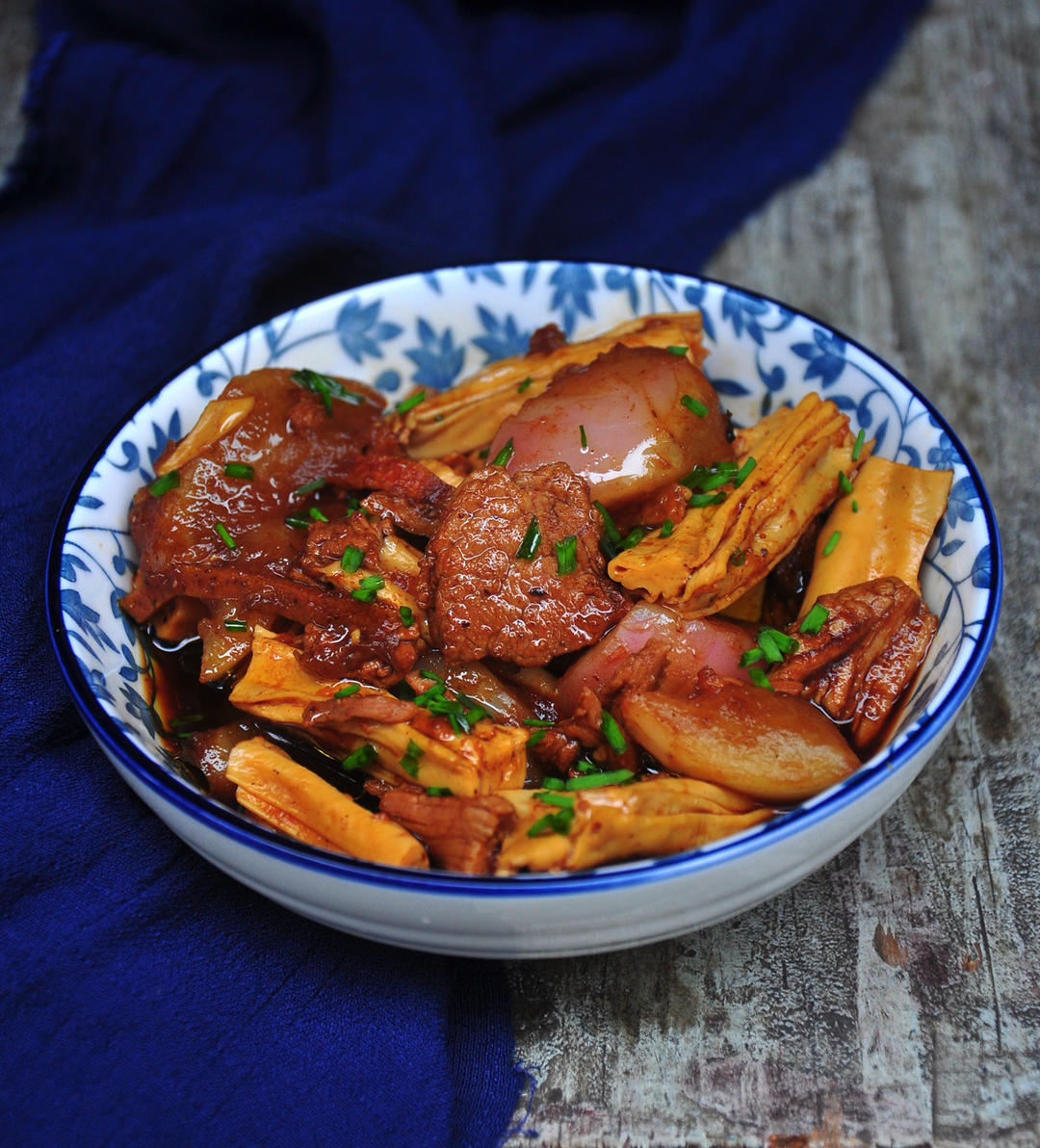 饭团团团团团子做的支竹羊腩煲