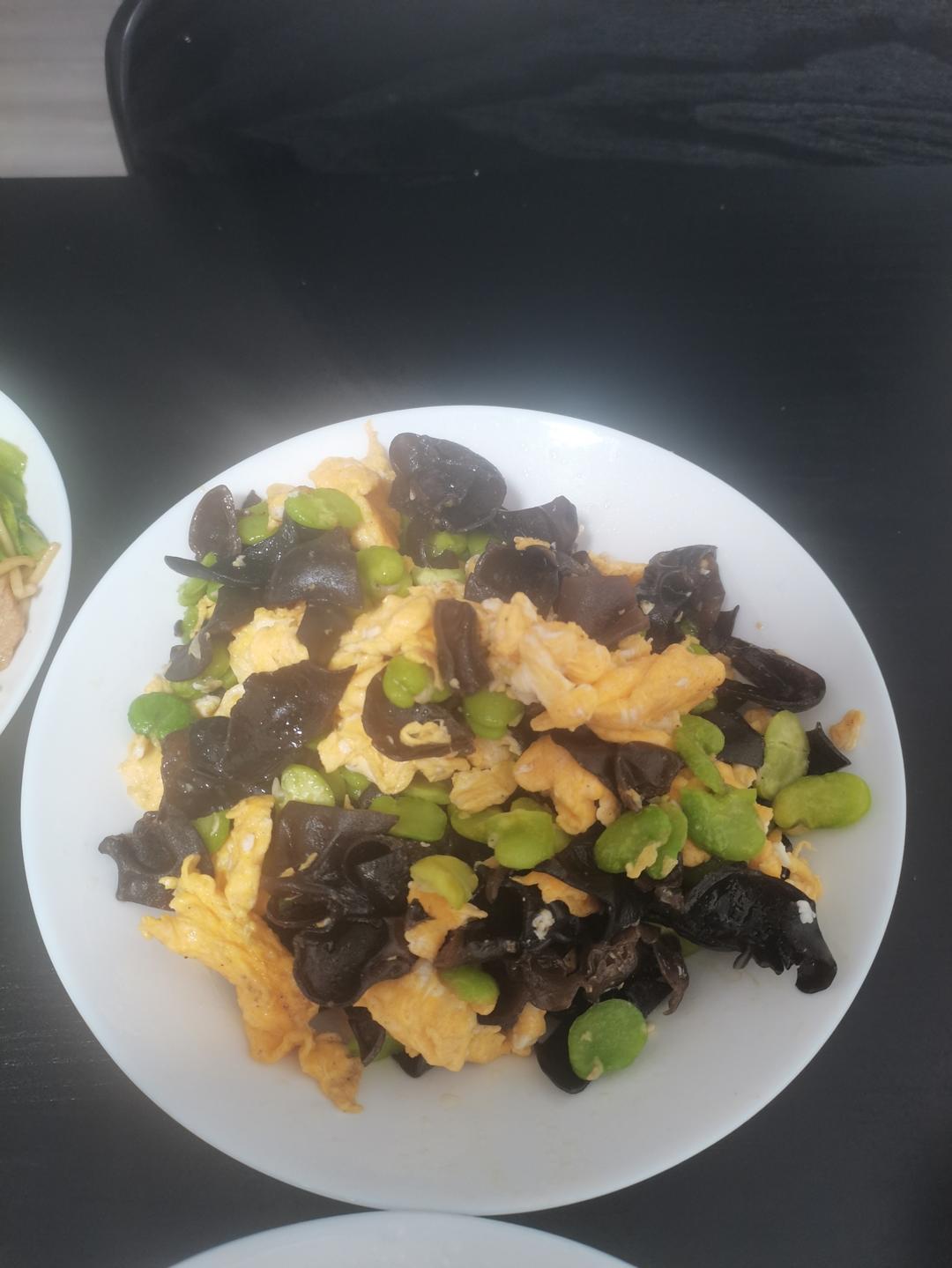 鲜蚕豆炒鸡蛋