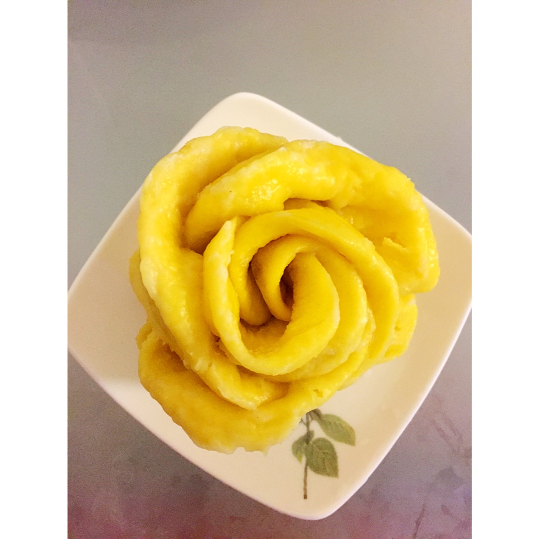 双色玫瑰花卷