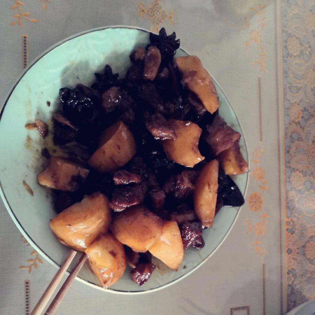 土豆炖牛肉