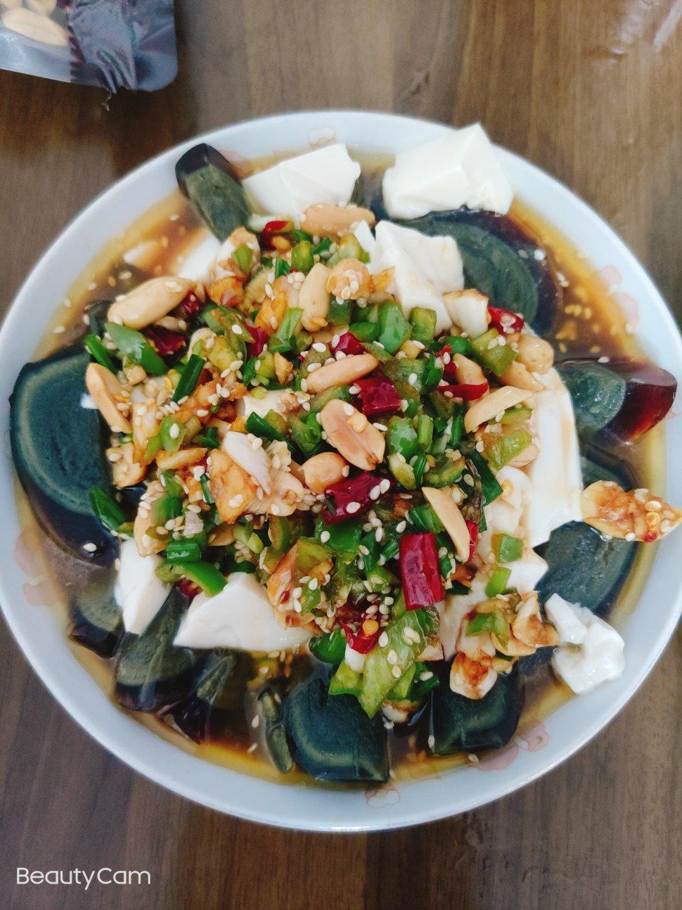 皮蛋拌豆腐