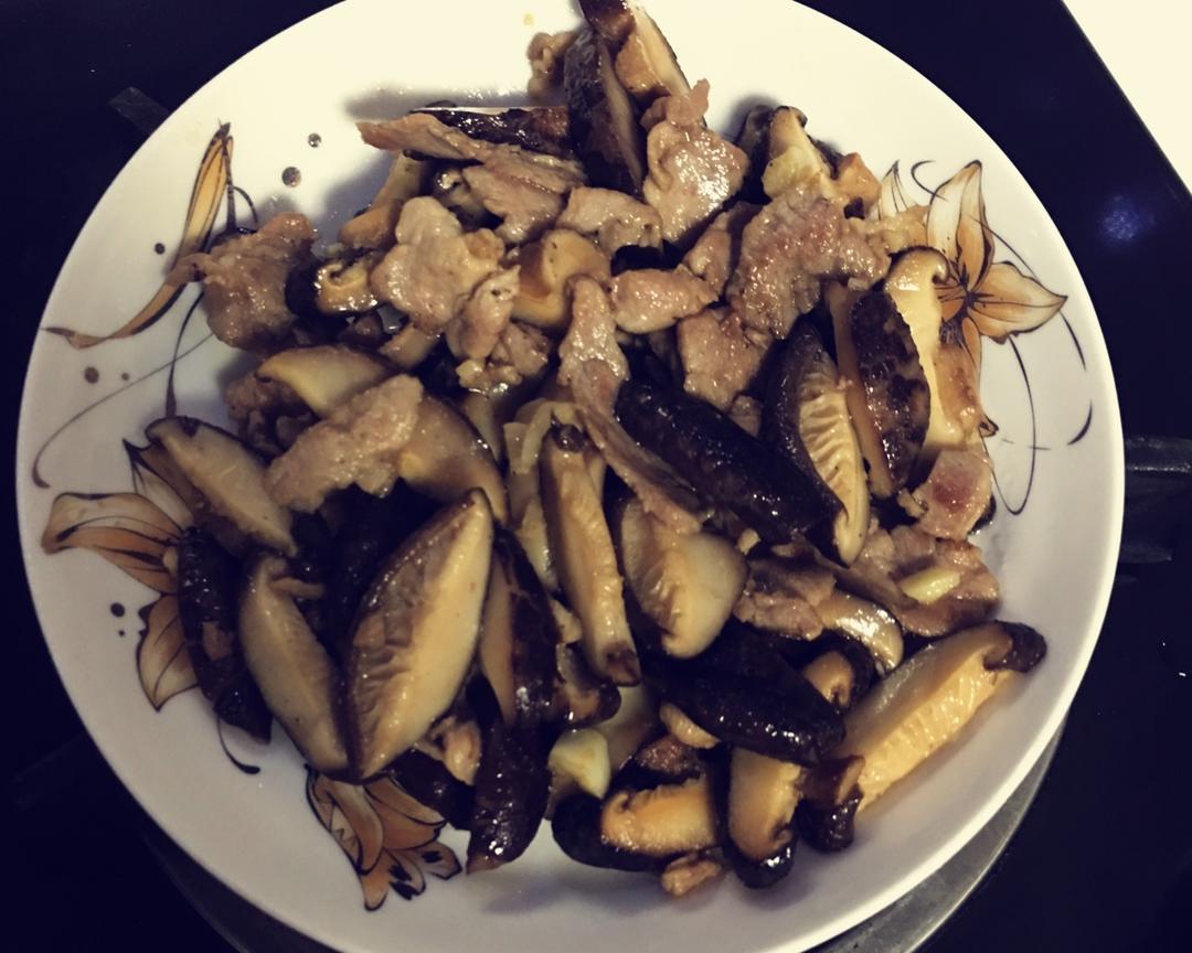 香菇炒肉片
