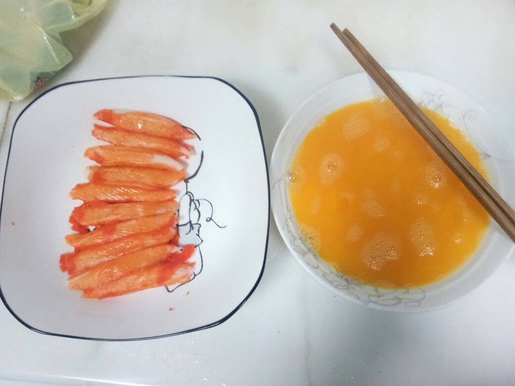 香软可口的蟹柳煎蛋的做法
