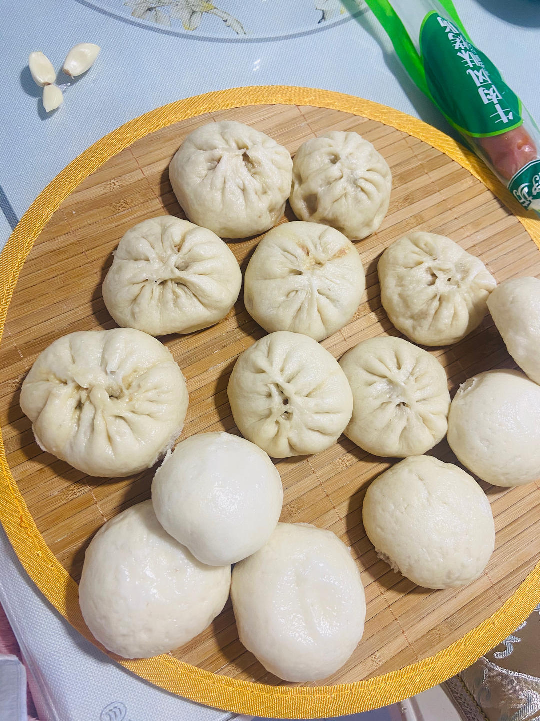 馅大多汁的牛肉包子（详解蒸发细节）