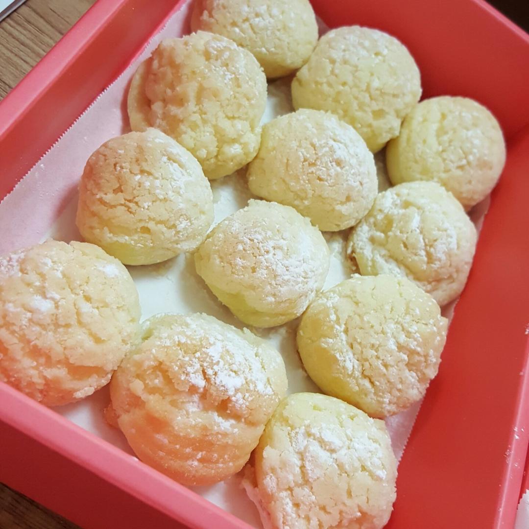 酥皮奶油泡芙--#皮黑森林#