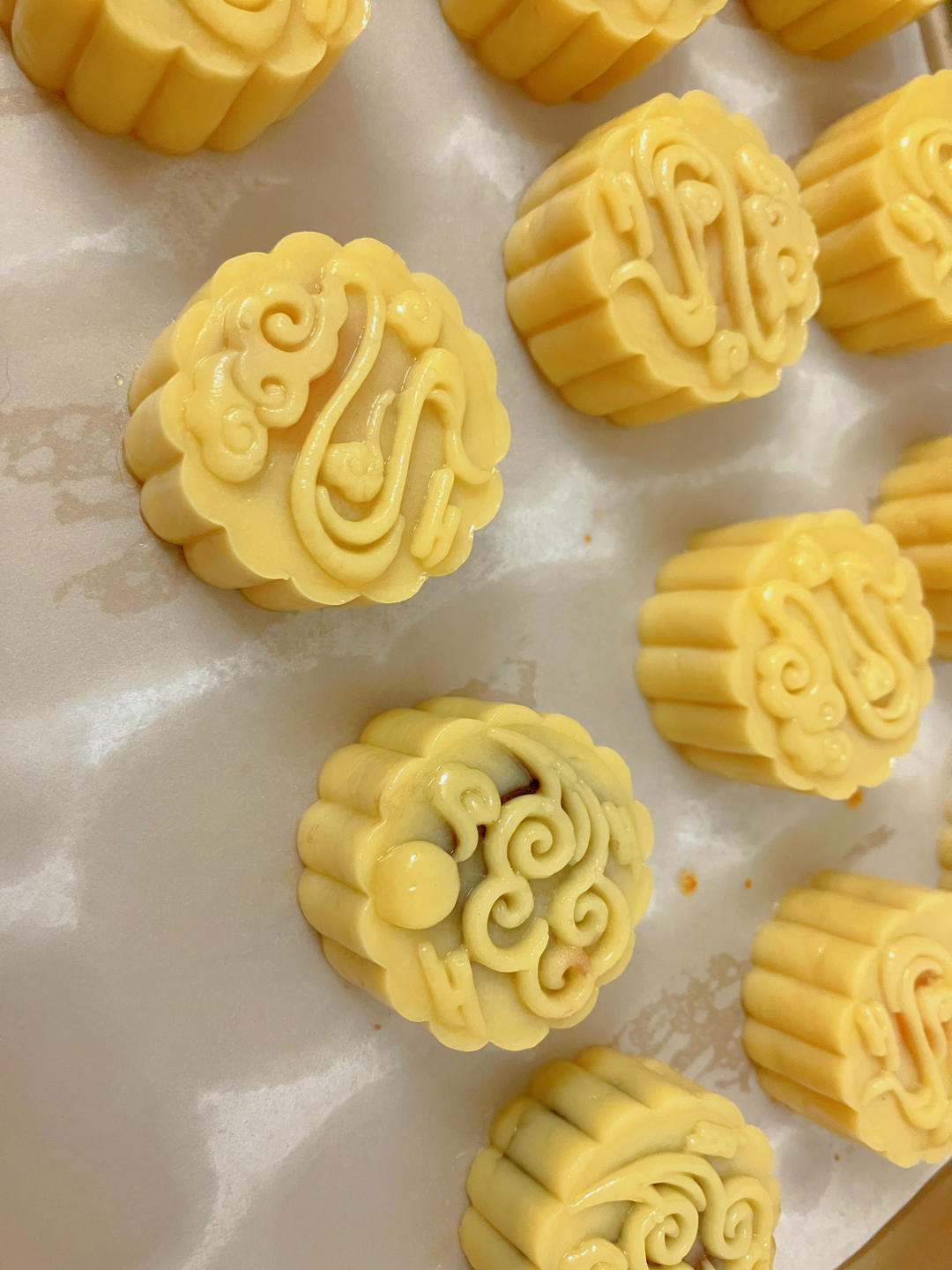 广式月饼—蛋黄莲蓉月饼