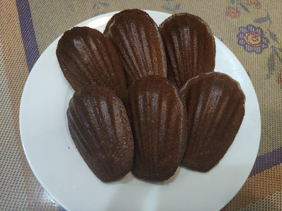 玛德琳（蓝带方）