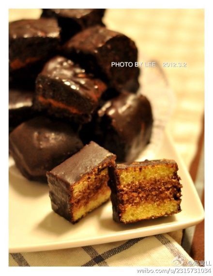 巧克力夹心方块蛋糕