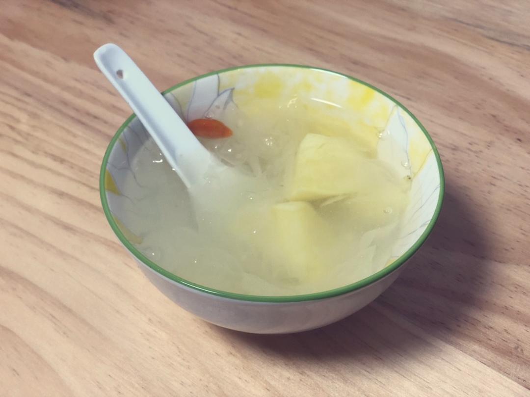 银耳番薯糖水