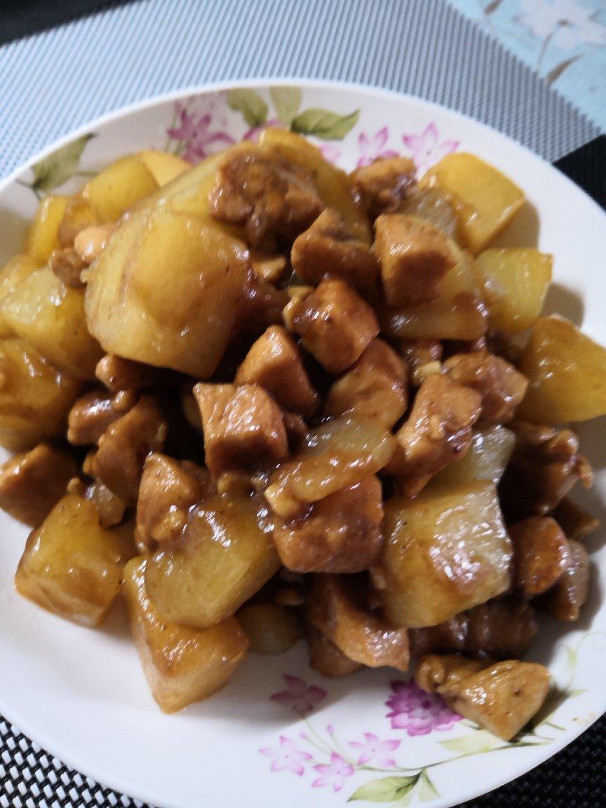 土豆炖鸡块