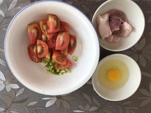 西红柿鸡蛋肉汤的做法 步骤1