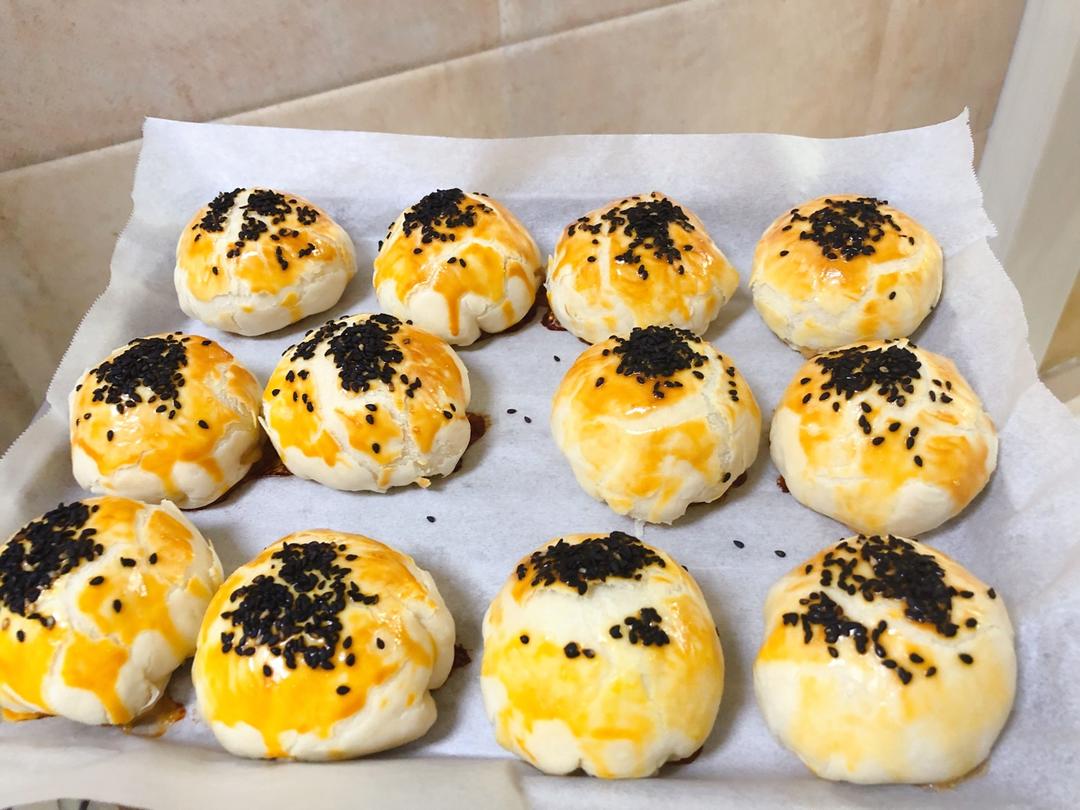 鲜美多汁的——榨菜鲜肉月饼