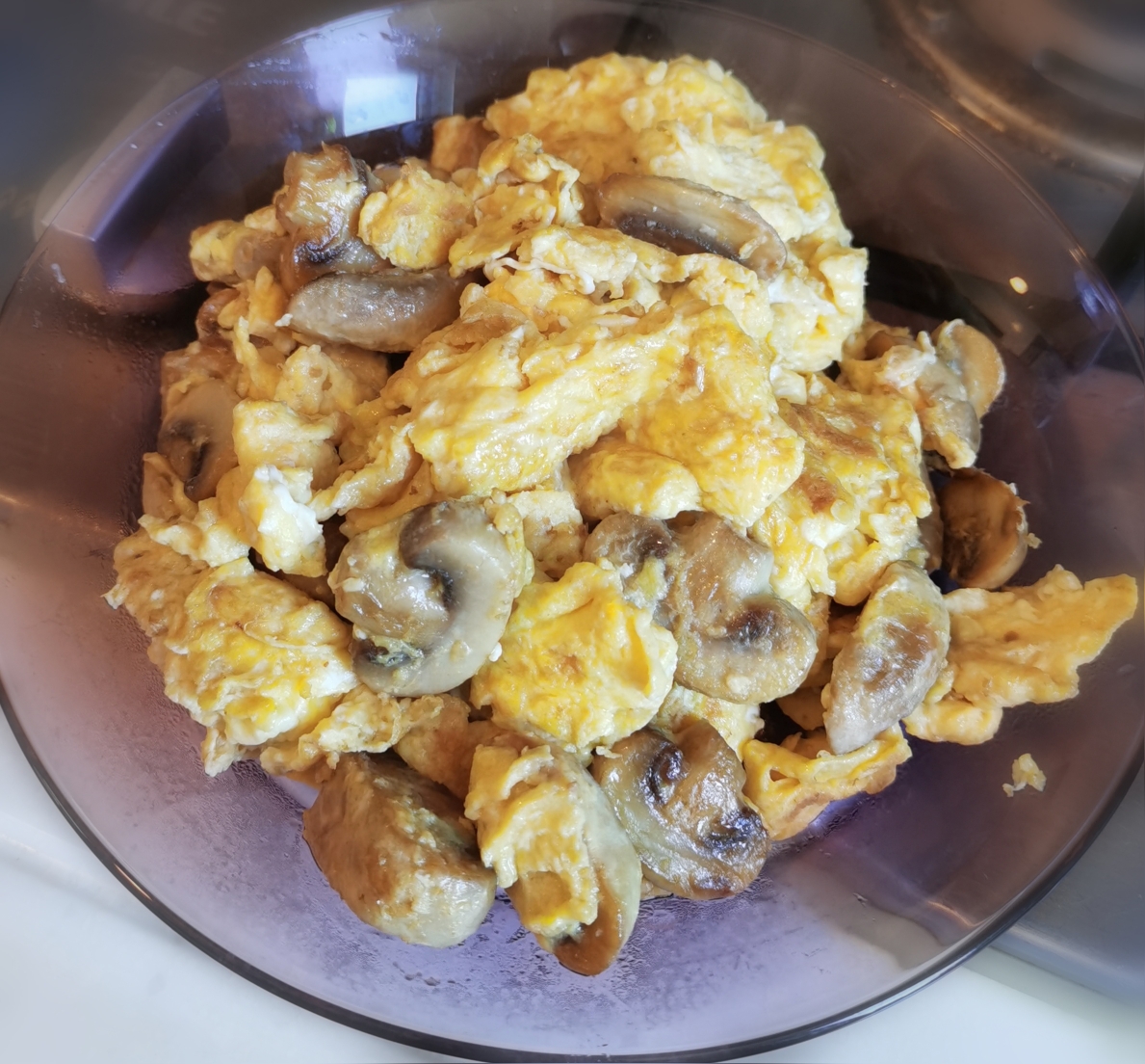 简单美味的白蘑菇炒鸡蛋的做法