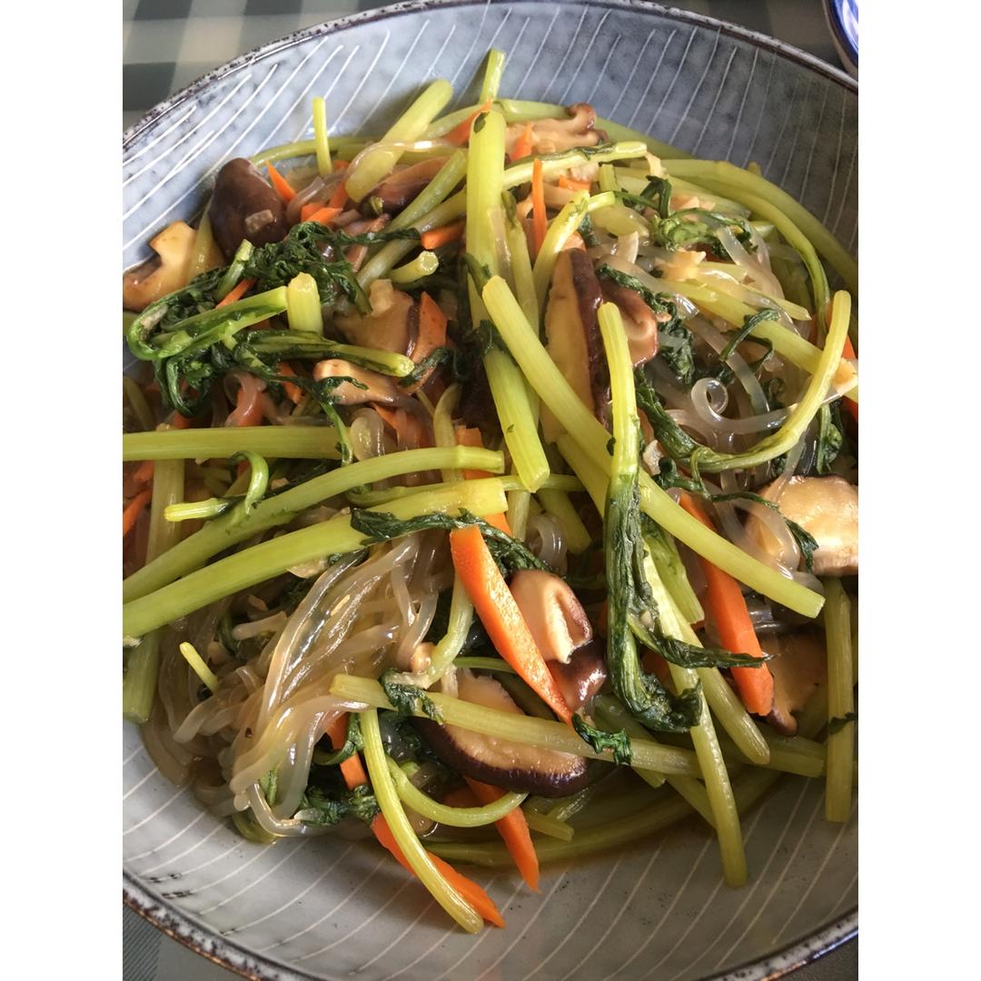 酸辣菠菜豆芽拌红薯粉